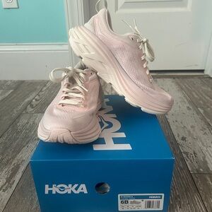 Hoka Bondi 8 women’s shoes! Size 6 in super cute light pink